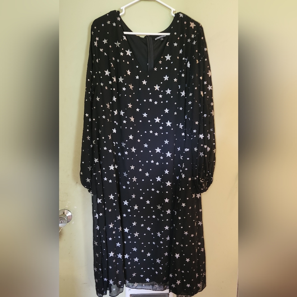 The Pyramid Collection Black V-Neck Bishop Sleeve Sundress